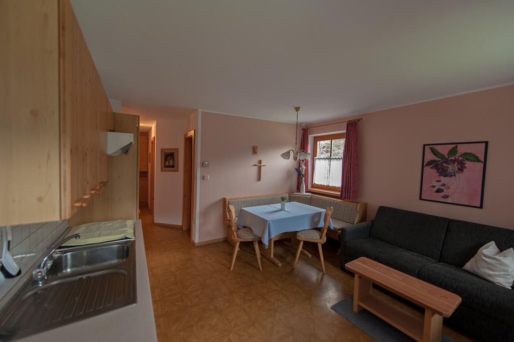 Ferienwohnung Haus Waldruhe Innichen Zimmer foto